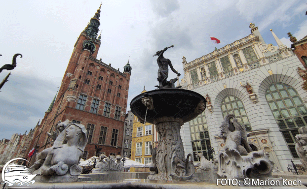 Danzig auf eigene Faust - Neptunbrunnen mit Rathaus und Artushof